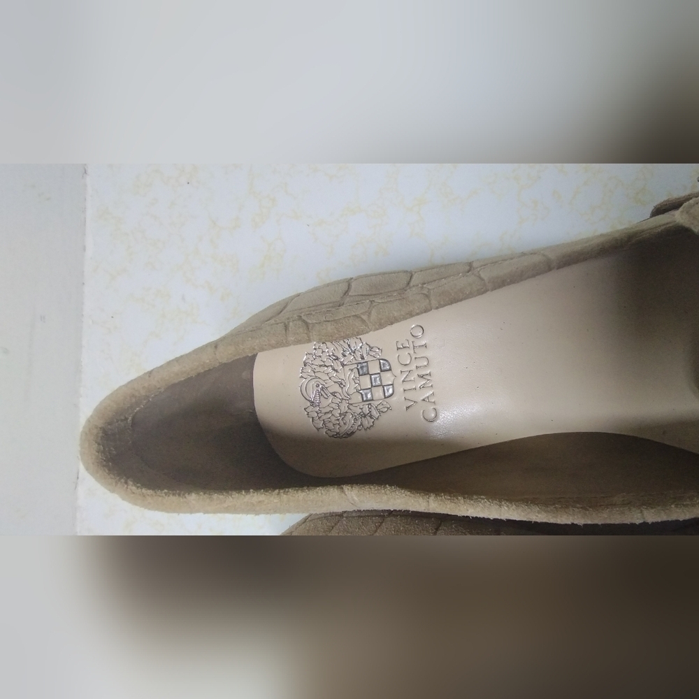 Vince Camuto Tan Women's Loafers Size (9) New Without Box - Picture 5 of 7